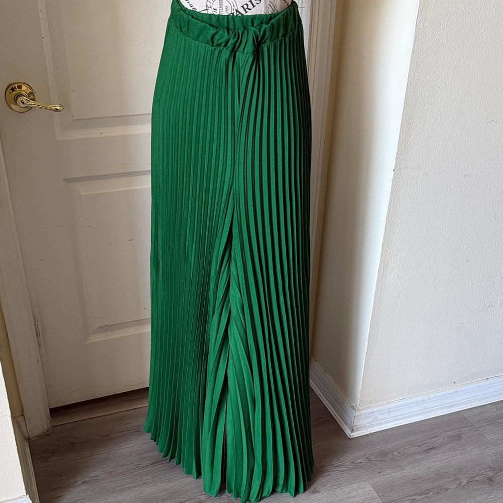 SHEIN Vibrant Green Pleated Maxi pants size XL.